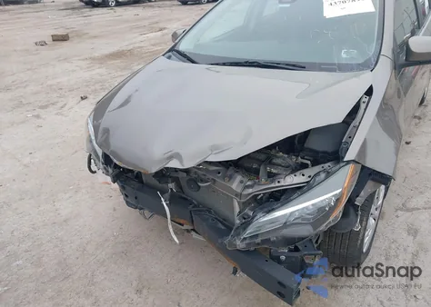2019 Toyota Corolla Le z USA, uszkodzony, nr VIN 2T1BURHE0KC135165